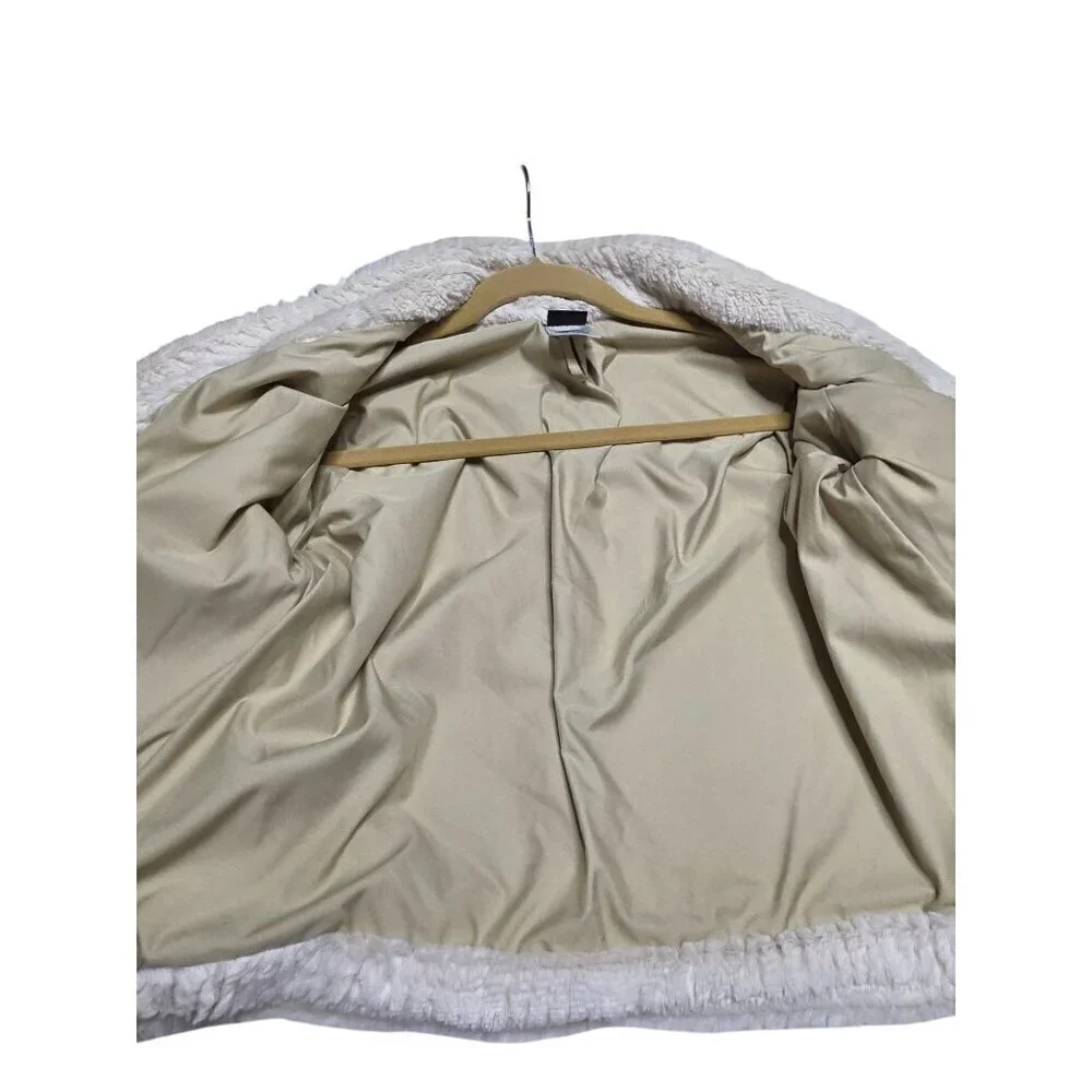 Patagonia Cream Faux Fur Womens Jacket Size‎ S Lined Soft Texture Button Closure